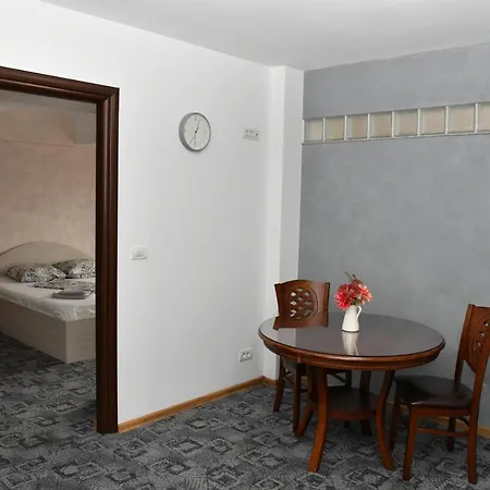 Luxury - Promenada Mall * Craiova