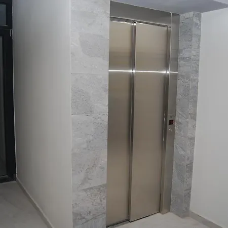 Luxury - Promenada Mall Craiova