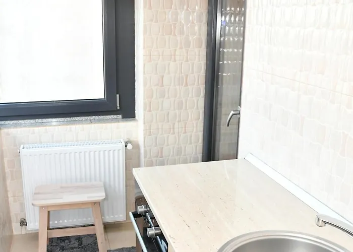 Luxury - Promenada Mall