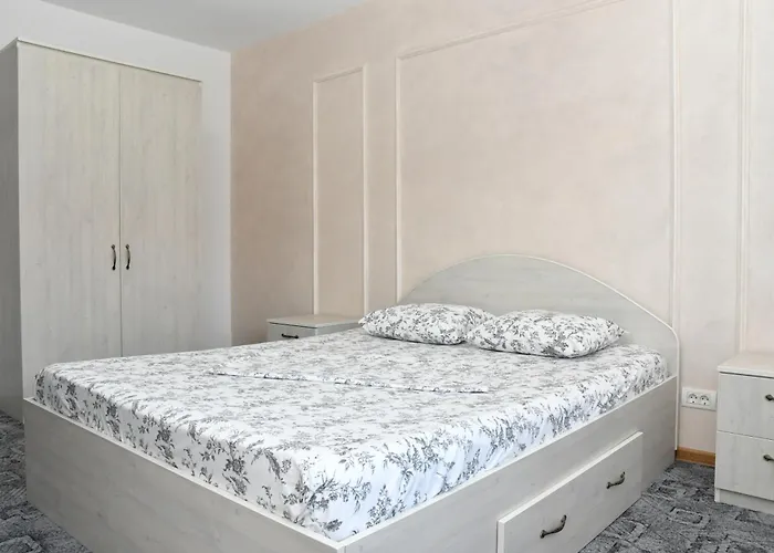 Luxury - Promenada Mall Apartment