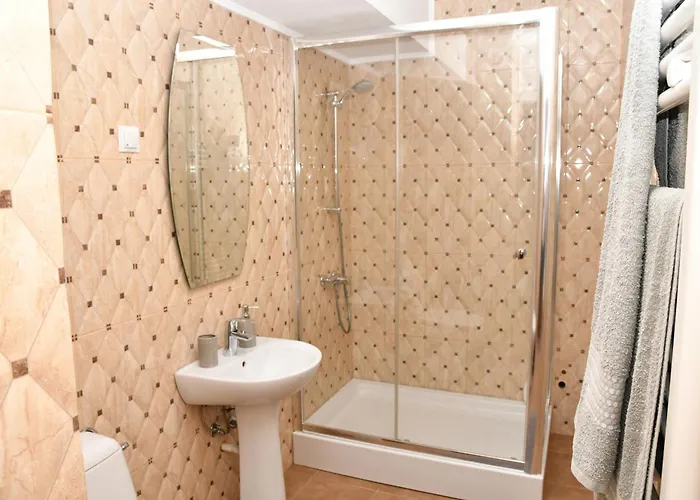 Luxury - Promenada Mall * クラヨーヴァ